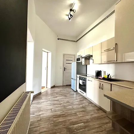 Rejtana - Self Check-in 20h *